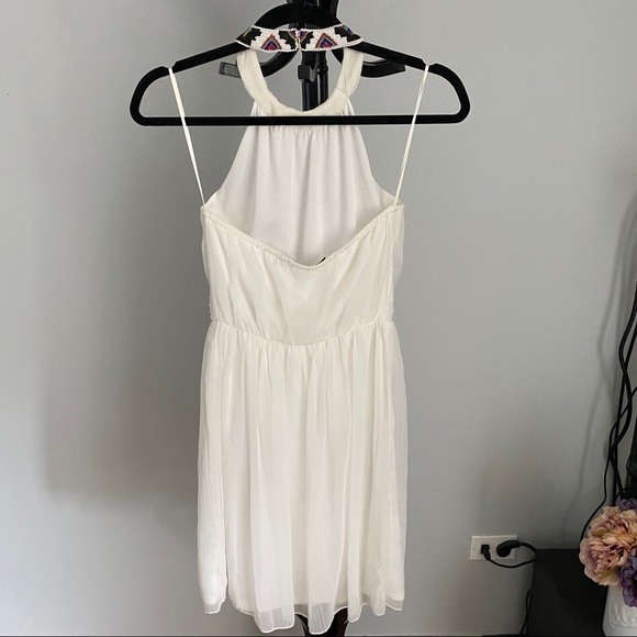 White high neck dress - Picture 2 of 3